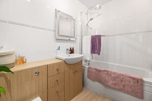 En Suite Bathroom- click for photo gallery